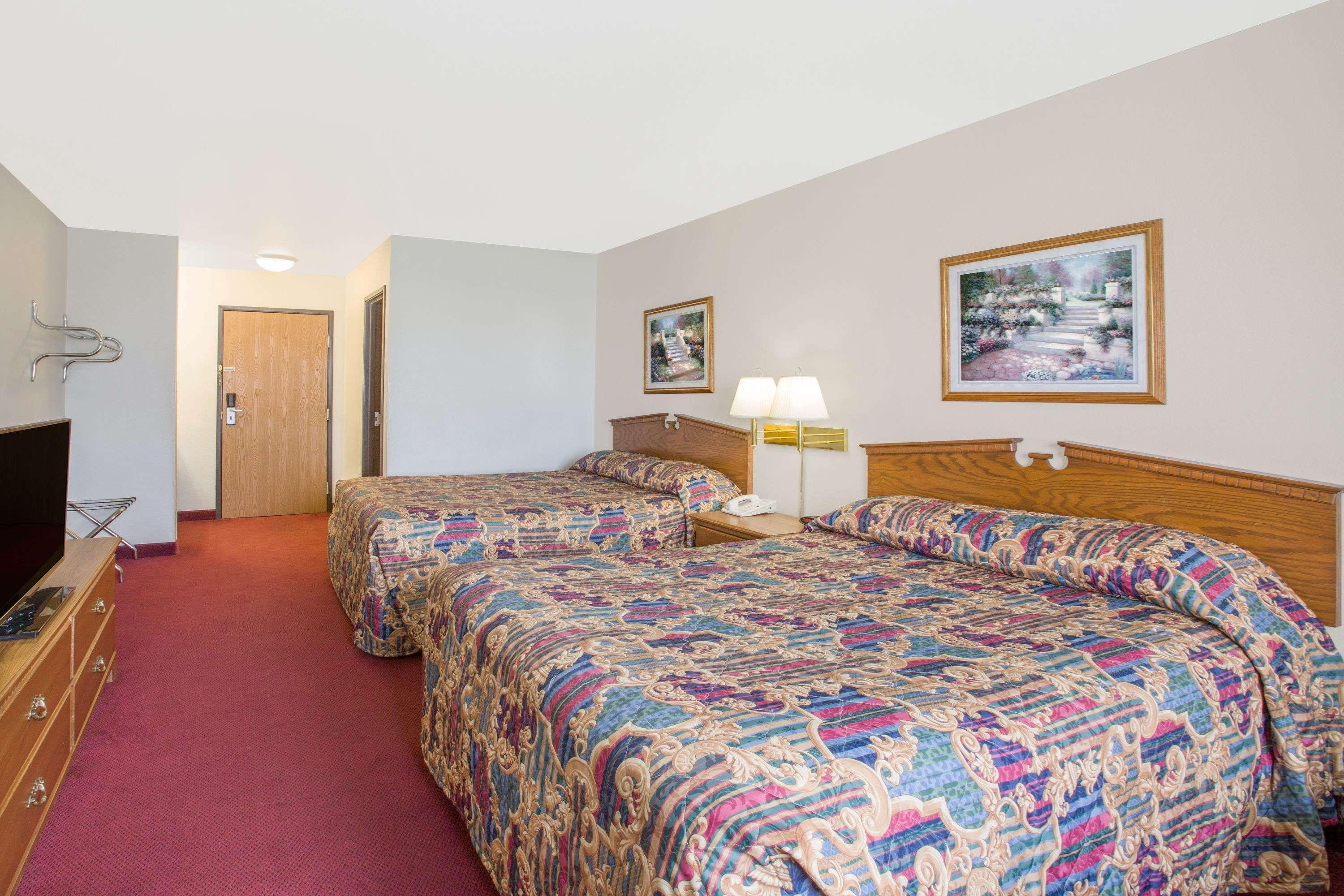 Super 8 By Wyndham Bethany Mo Kültér fotó