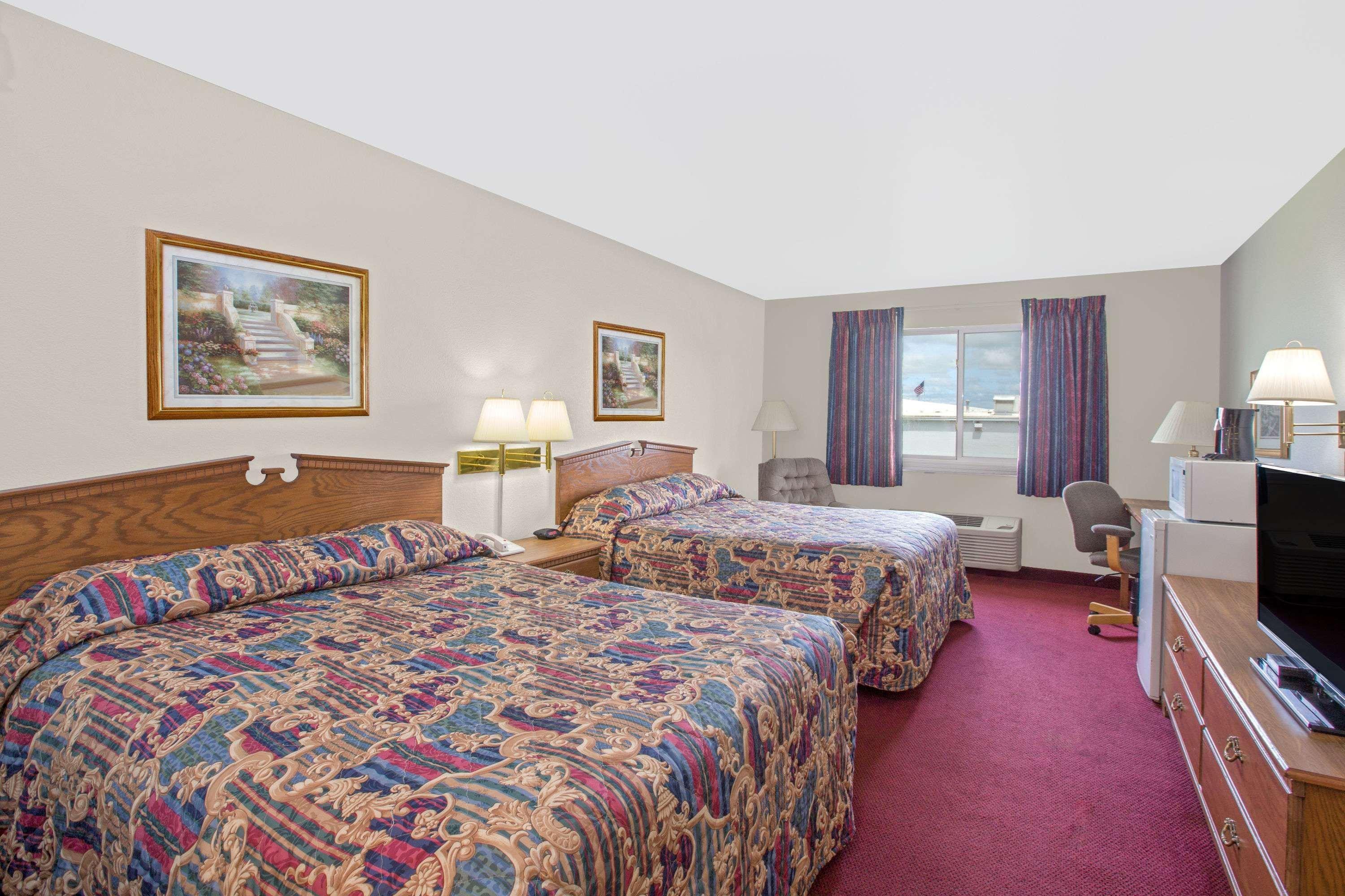 Super 8 By Wyndham Bethany Mo Kültér fotó